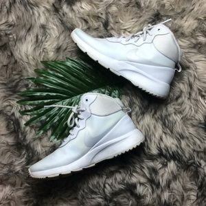 Light grey Nike bootie sneaker